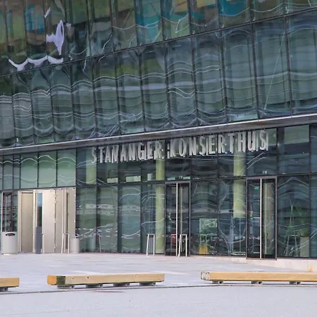 Apartment Saga Caves Straen *