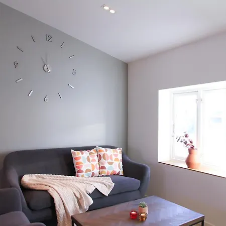 Apartment Saga Caves Straen *